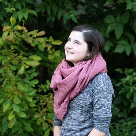 Laora organic gauze scarf in red color NWT - Picture 4 of 5